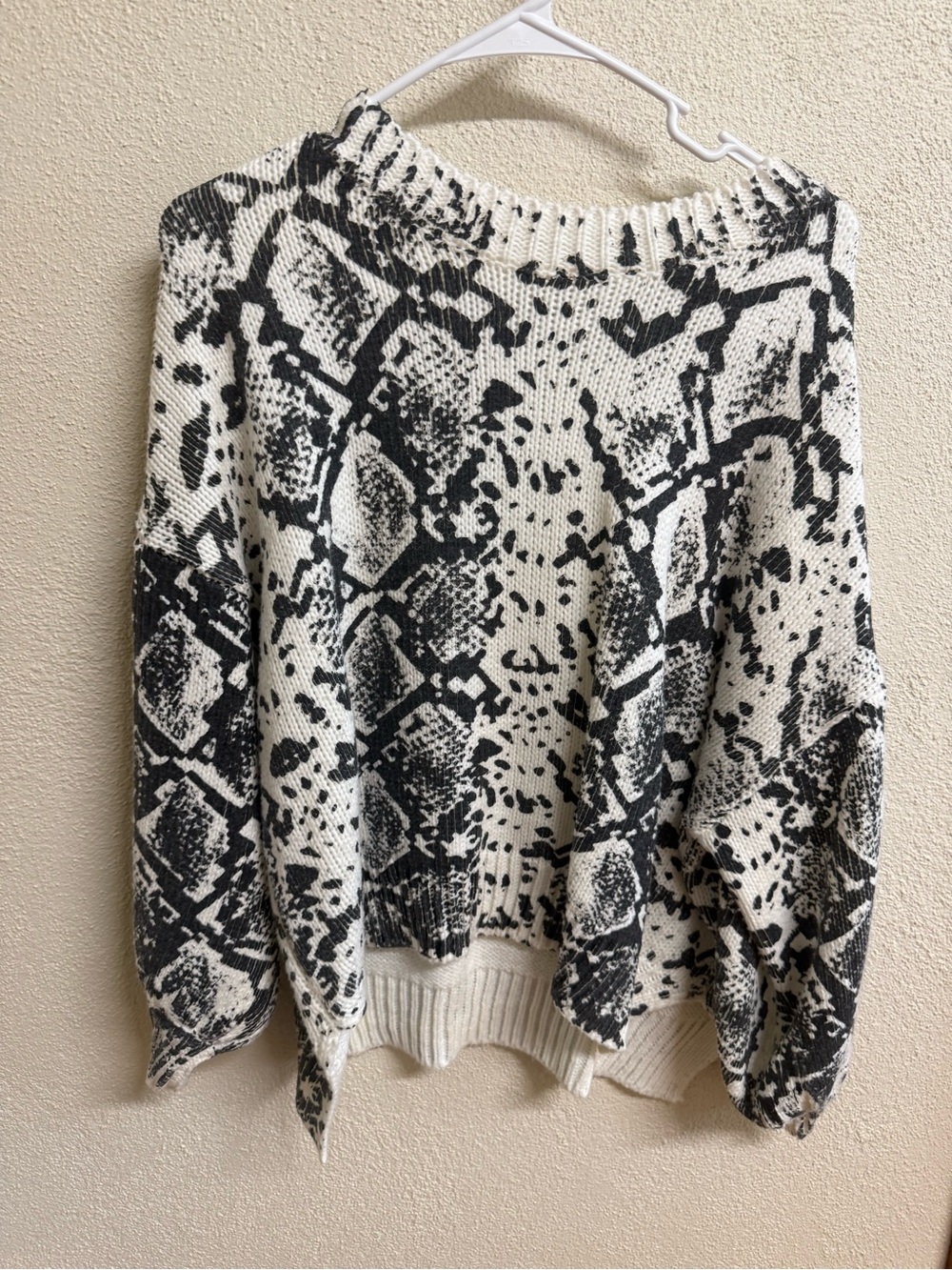 Women’s Black & White Snake-Print Knit Sweater
